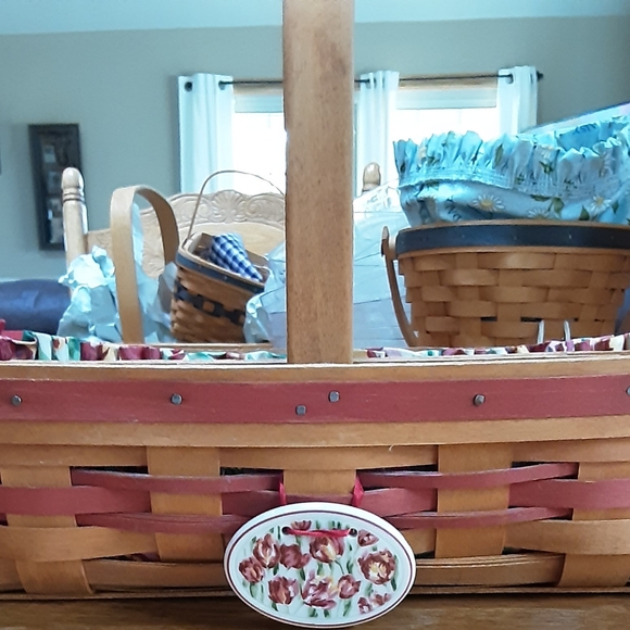 LONGABERGER  TULIP BASKET - Picture 1 of 3